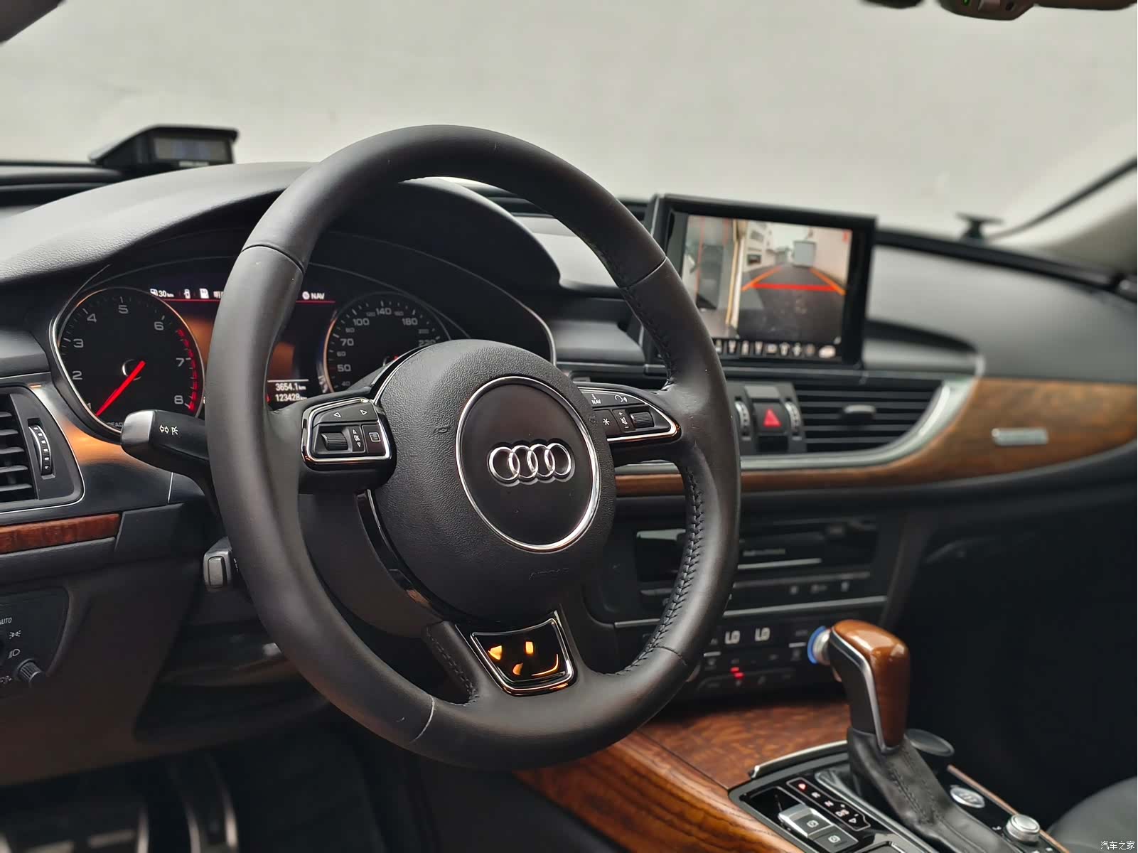 Audi A6L, 2016 11