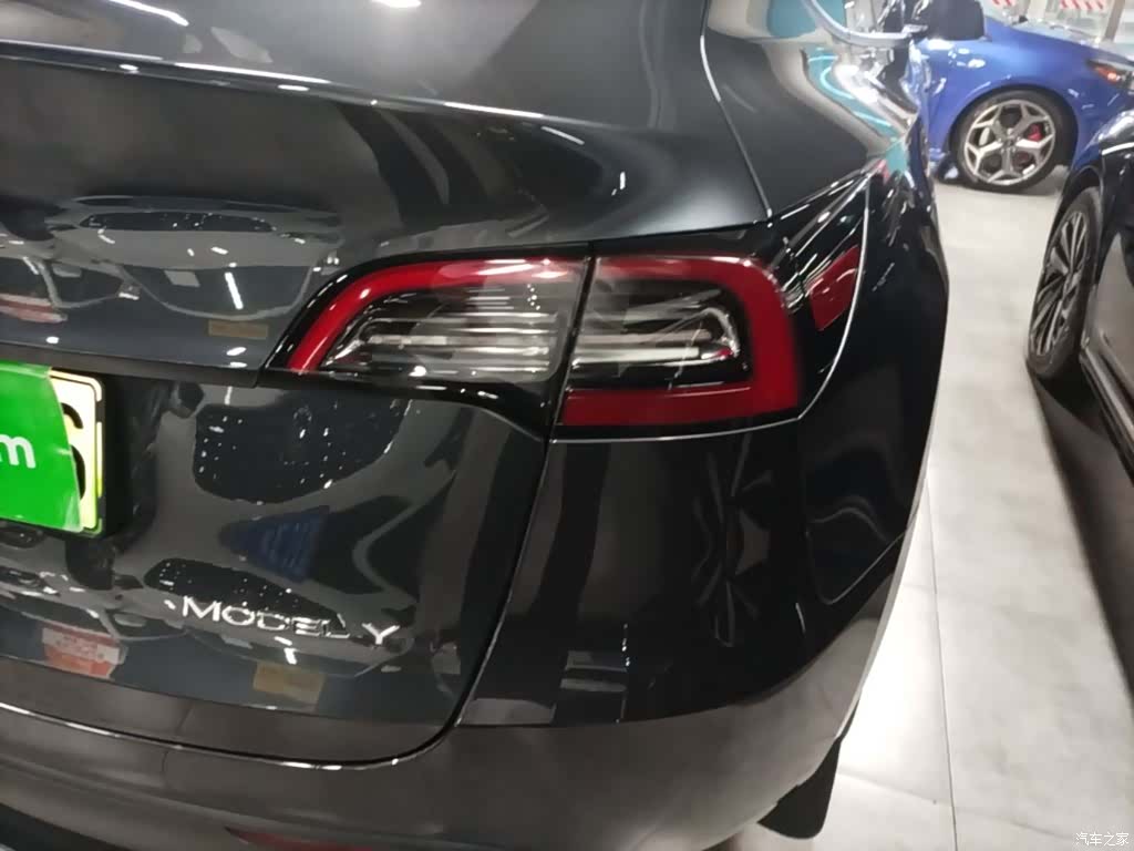 Tesla Model Y, 2024 8