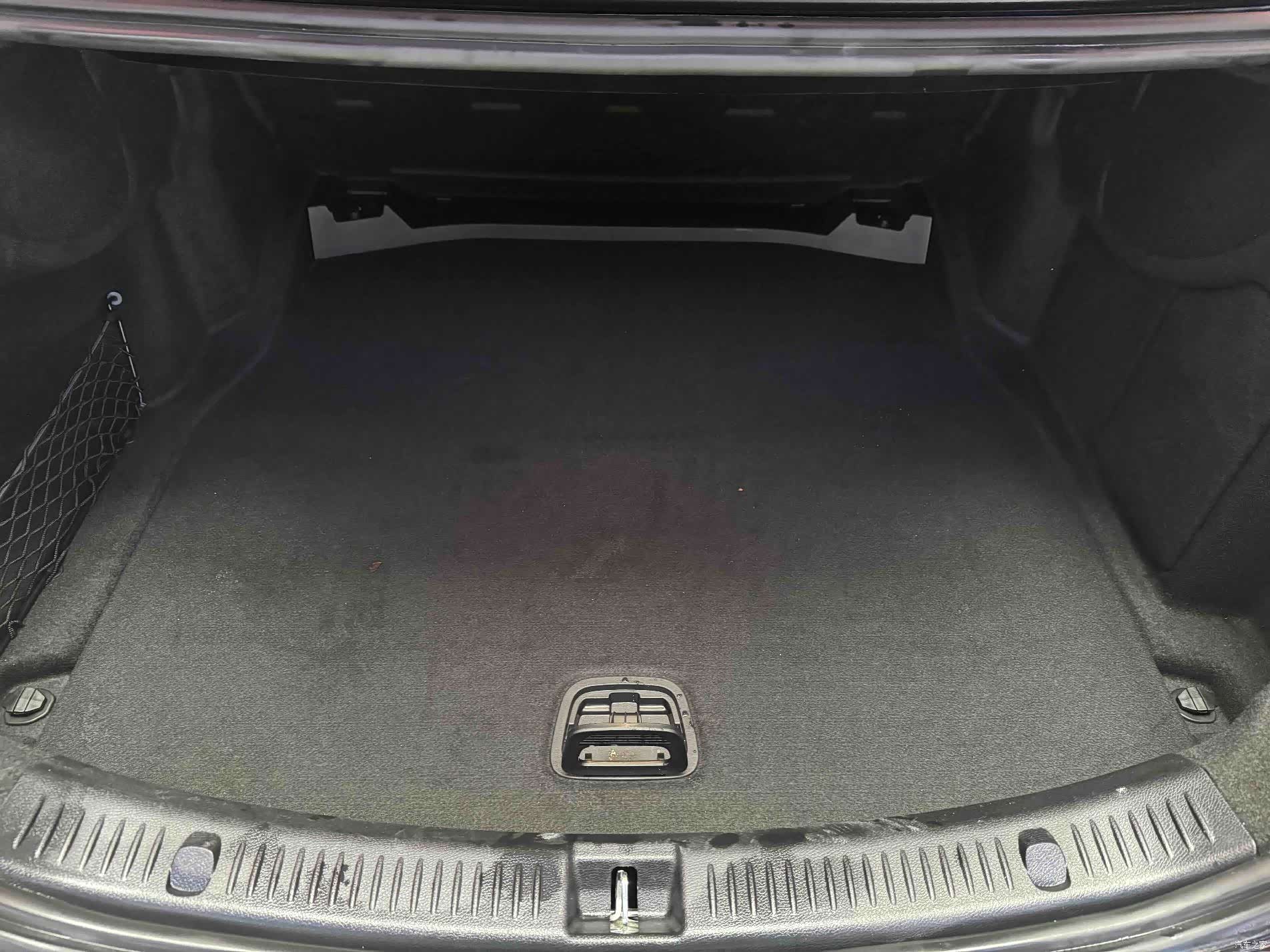 Mercedes-Benz E-Class, 2021 17