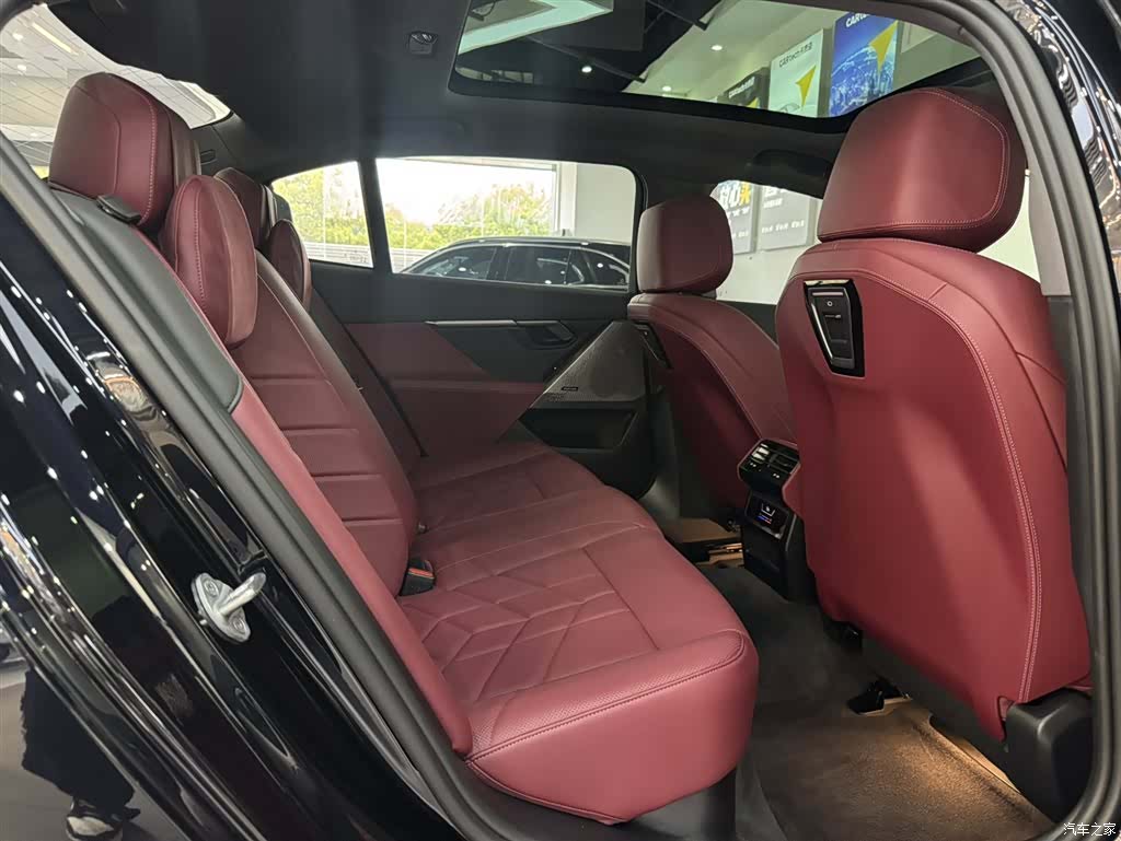 BMW 5 Series, 2024 24