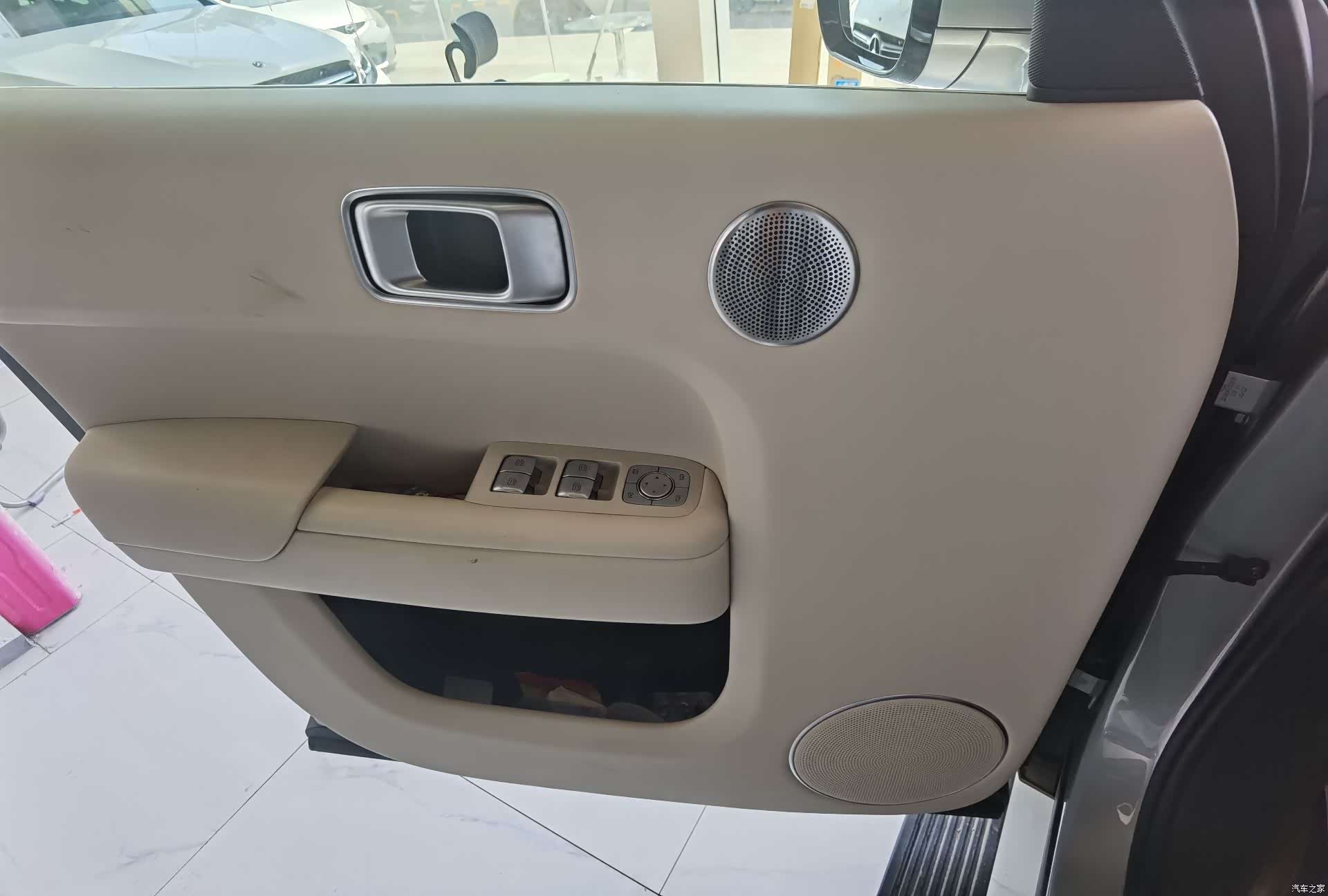 Li Auto L8, 2023 6