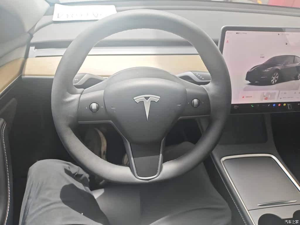 Tesla Model Y, 2022 11