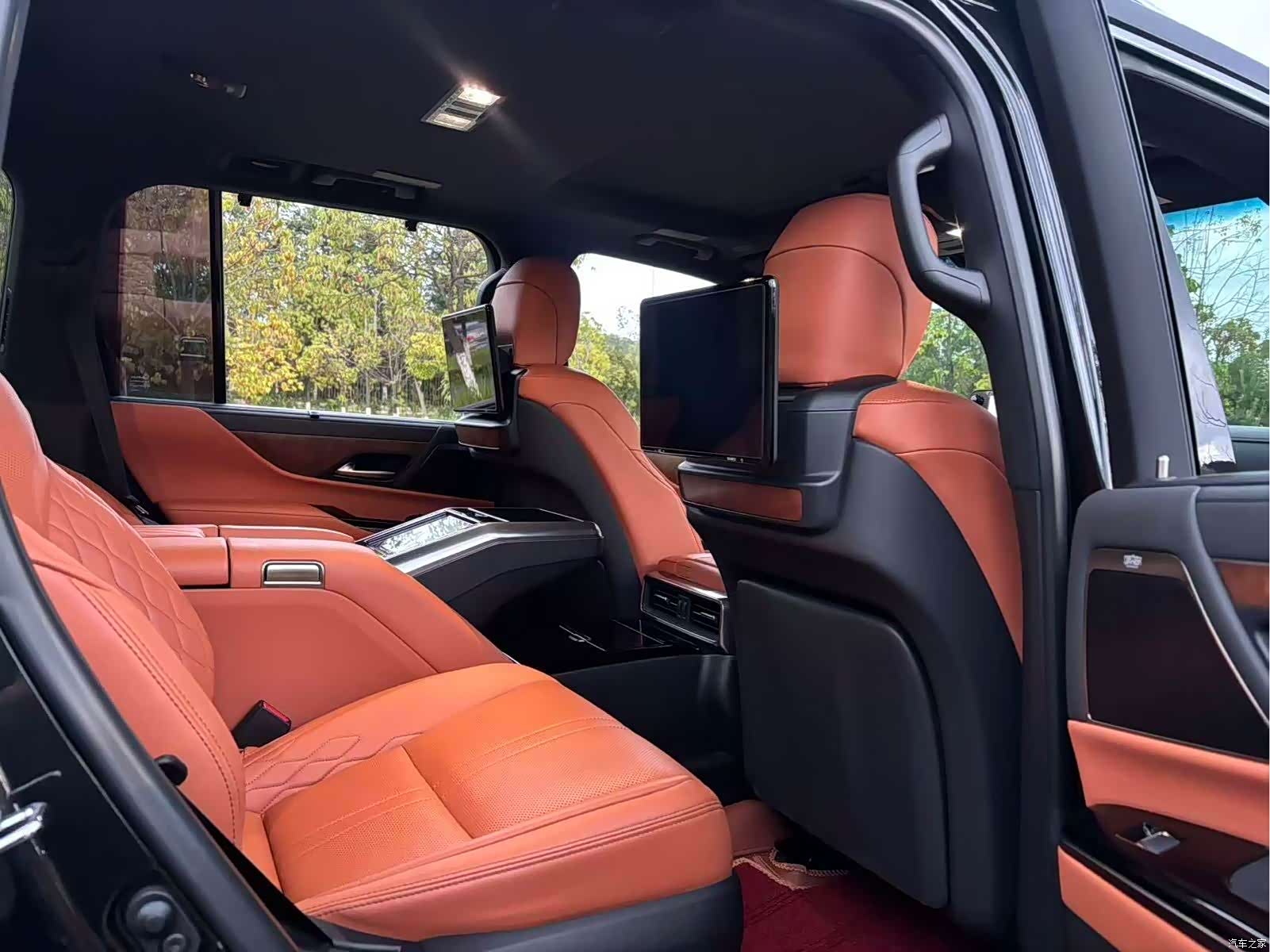 Lexus LX, 2023 7
