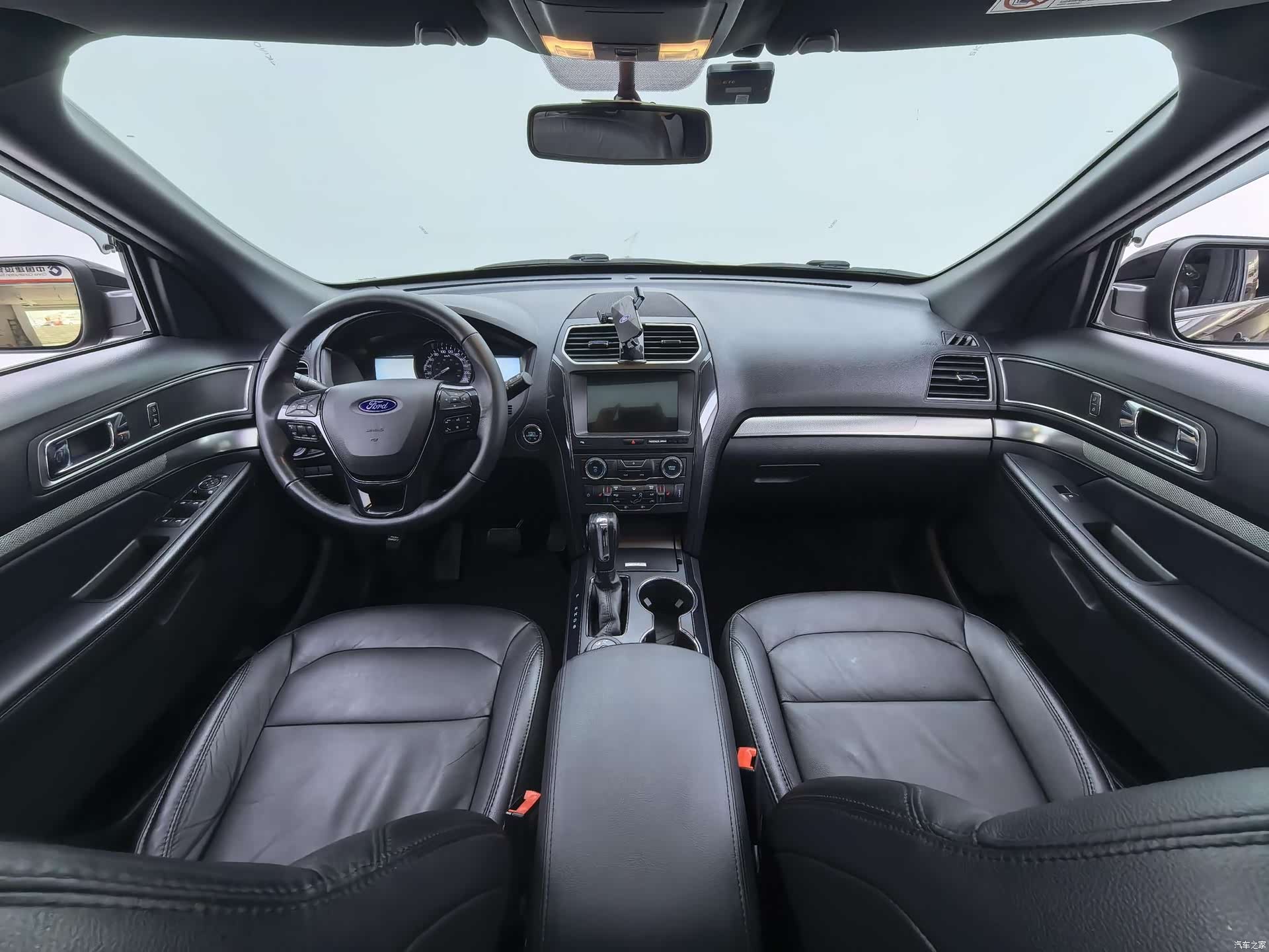 Ford Explorer, 2019 26