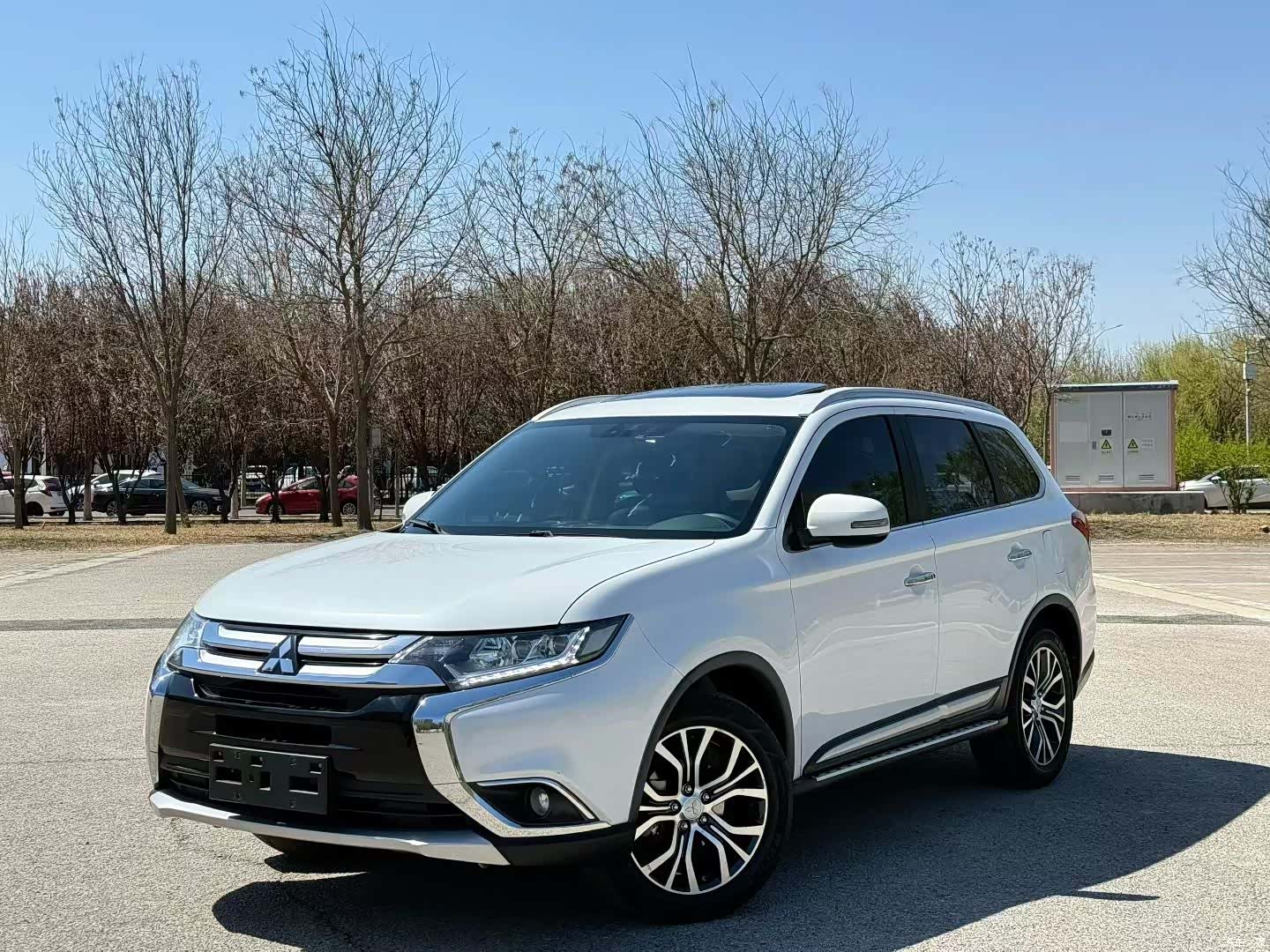 Mitsubishi Outlander, 2017 1