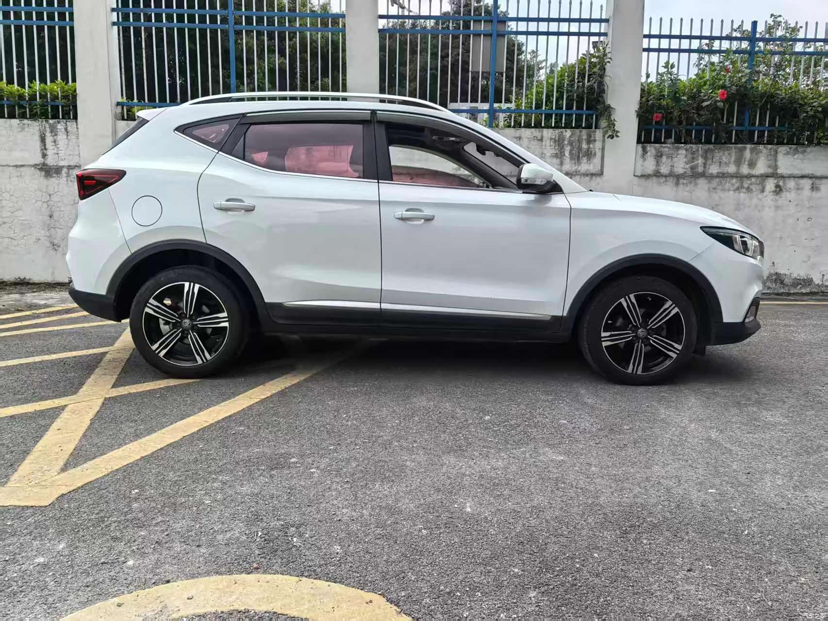 MG ZS, 2018 13