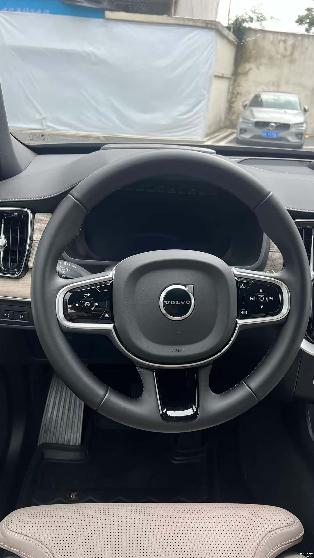 Volvo XC90, 2025 8