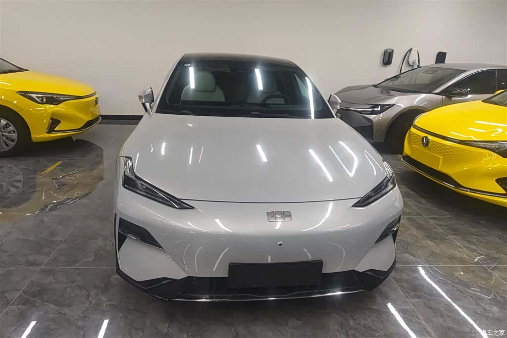 Geely E8, 2024 2