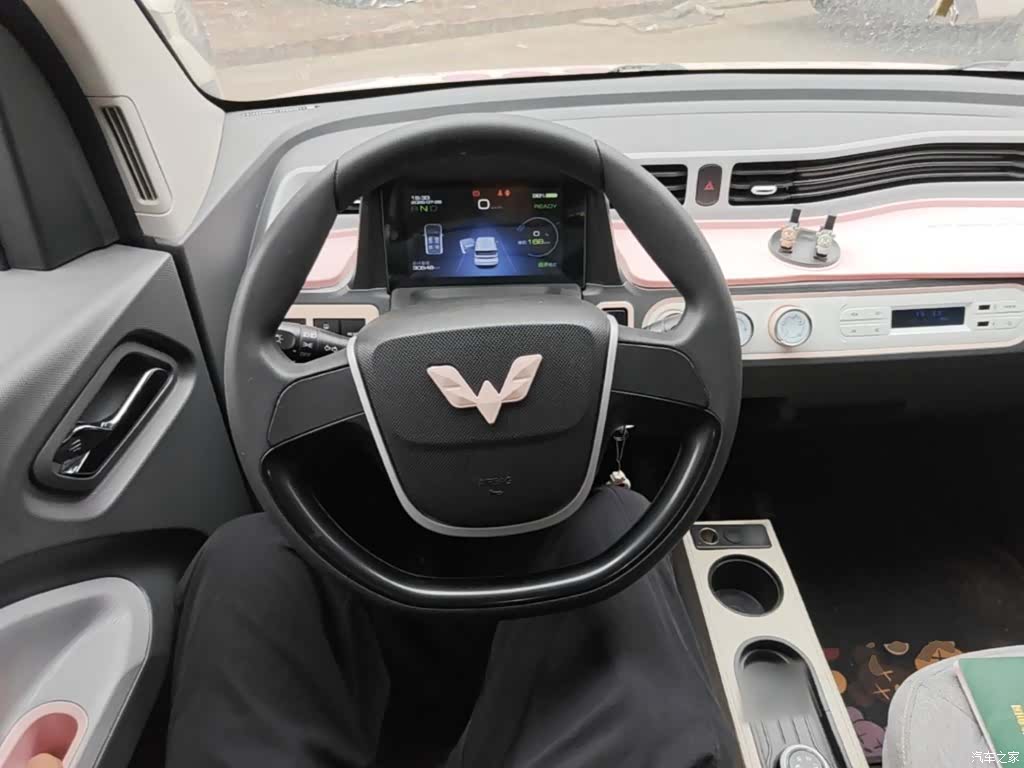 Wuling MINIEV, 2021 11