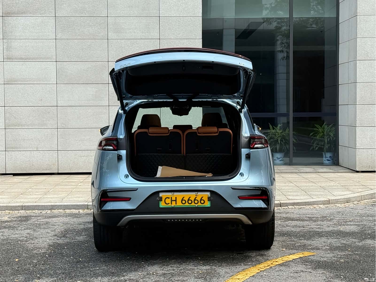 BYD Tang, 2023 18