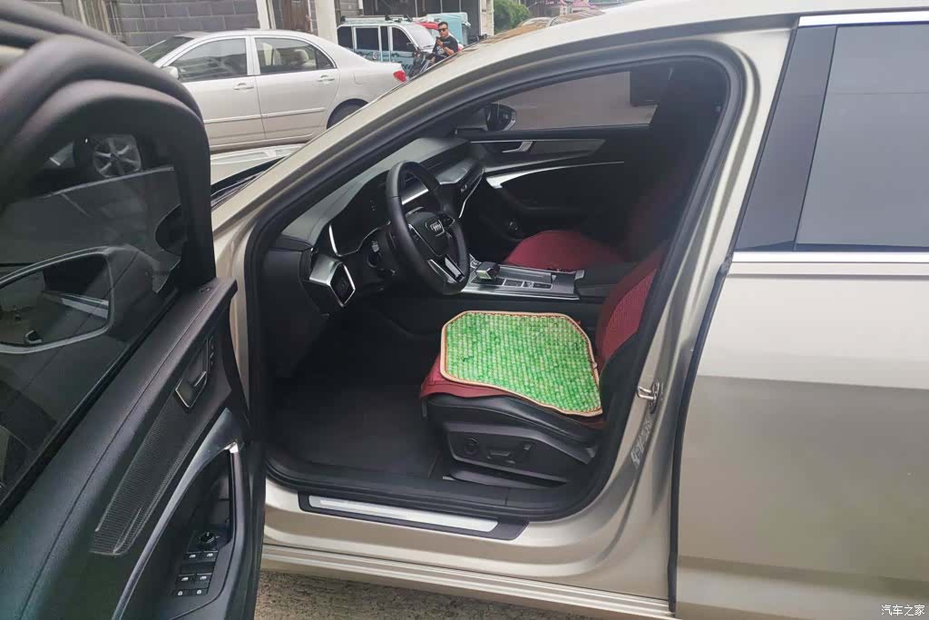 Audi A6L, 2020 9