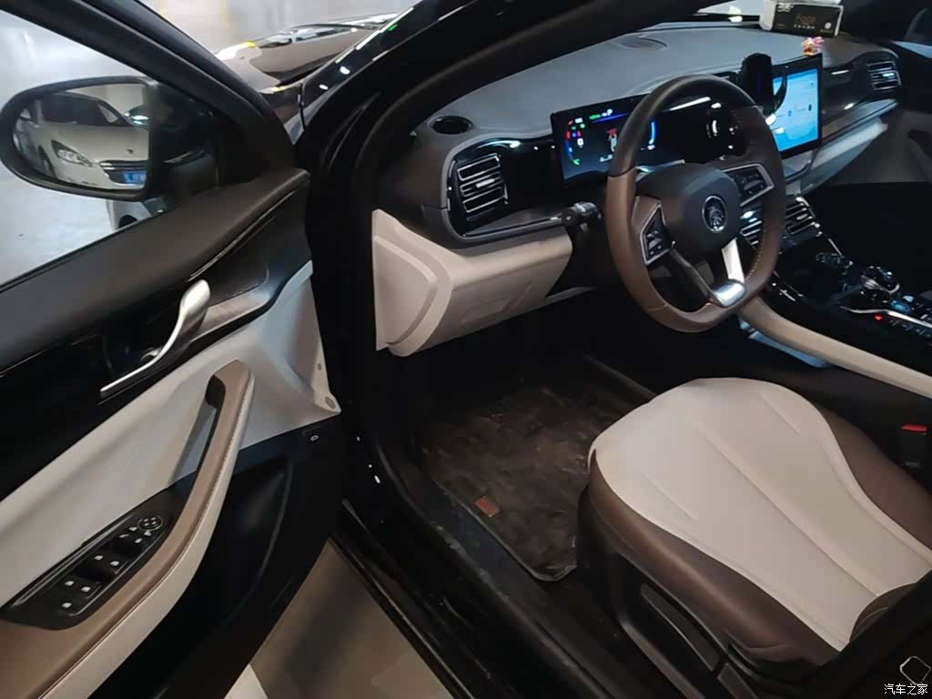 BYD Qin, 2025 16