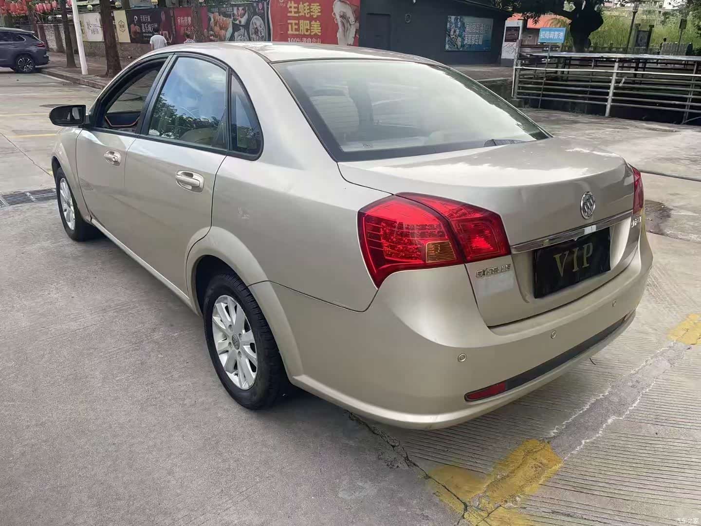 Buick 1.6LE-MT, 2011 все фото