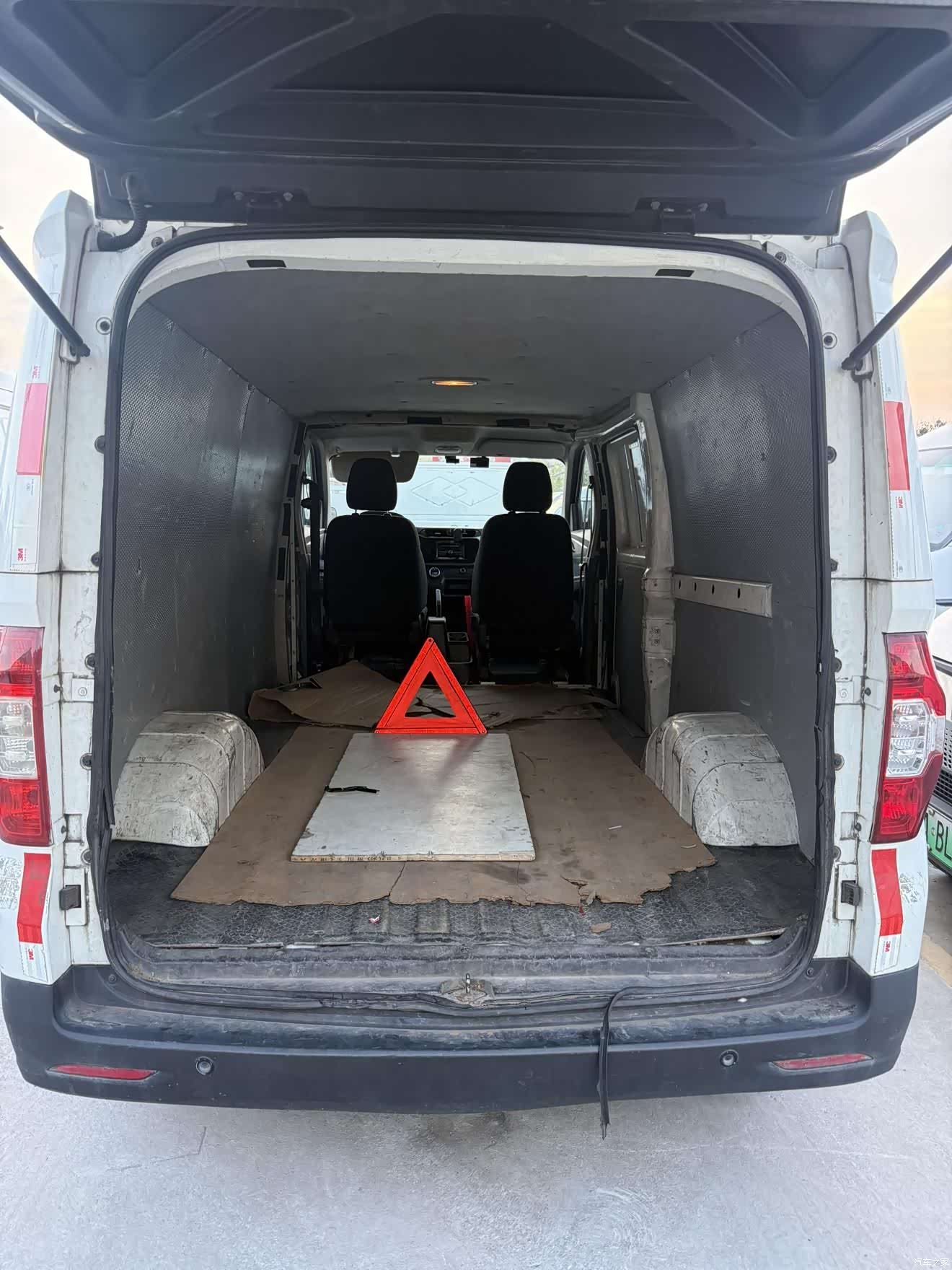Maxus EV30, 2021 8