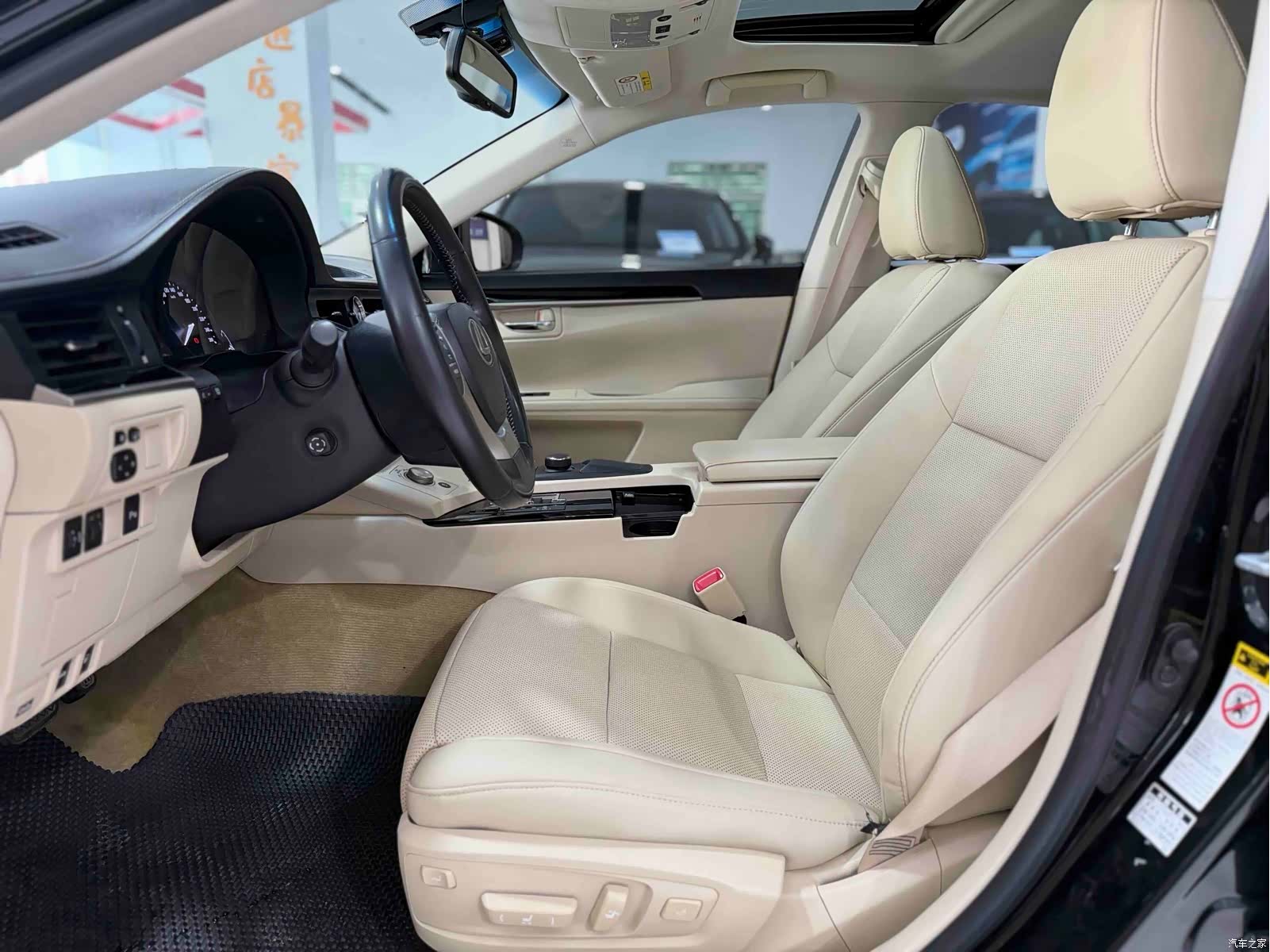 Lexus ES, 2015 4