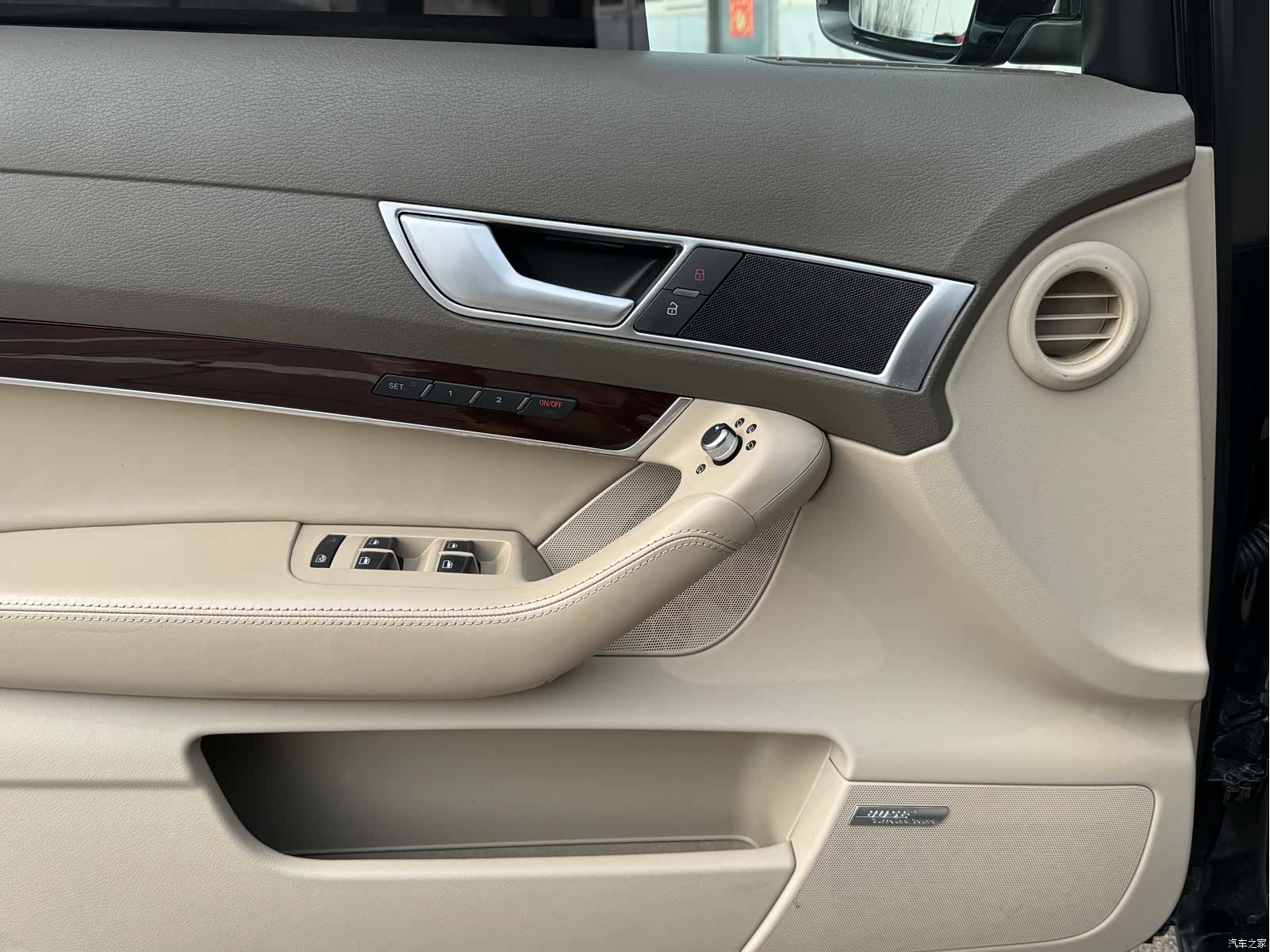 Audi A6L, 2010 14