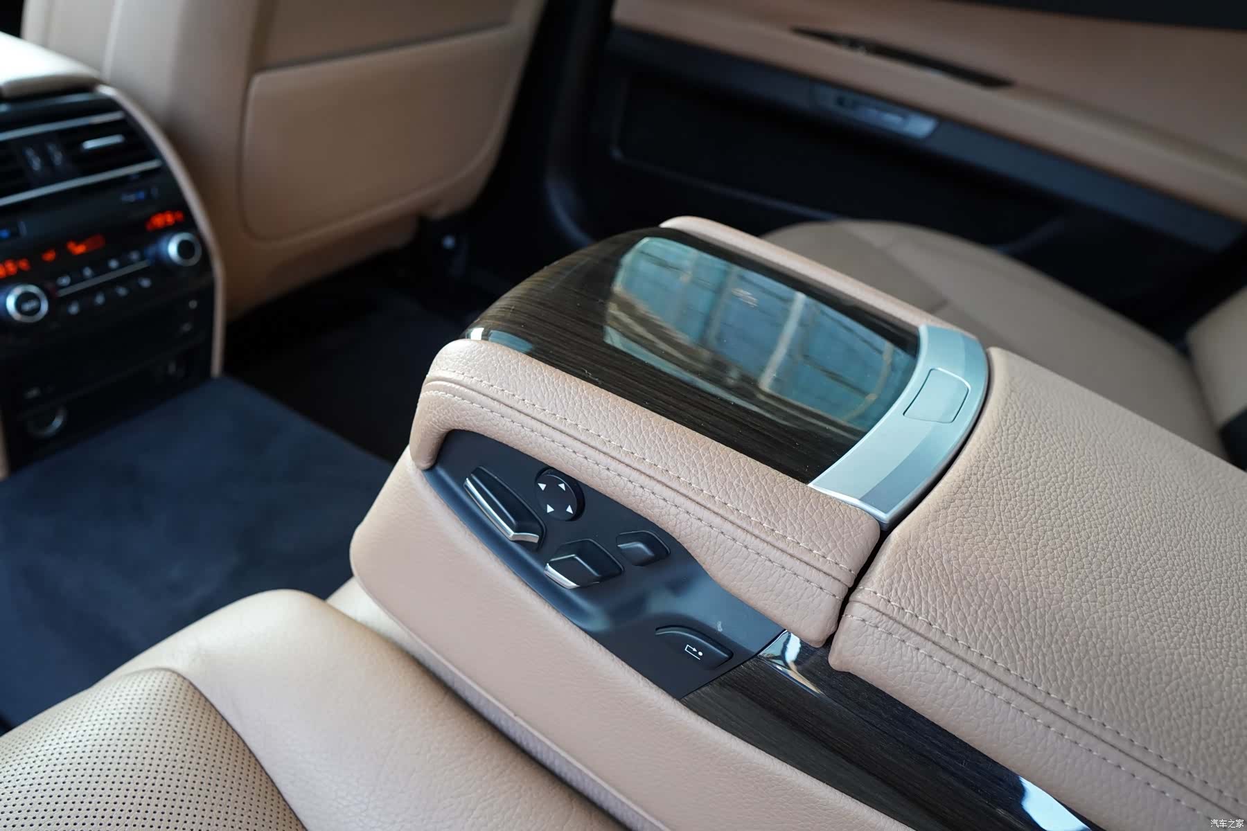 BMW 7 Series, 2014 22