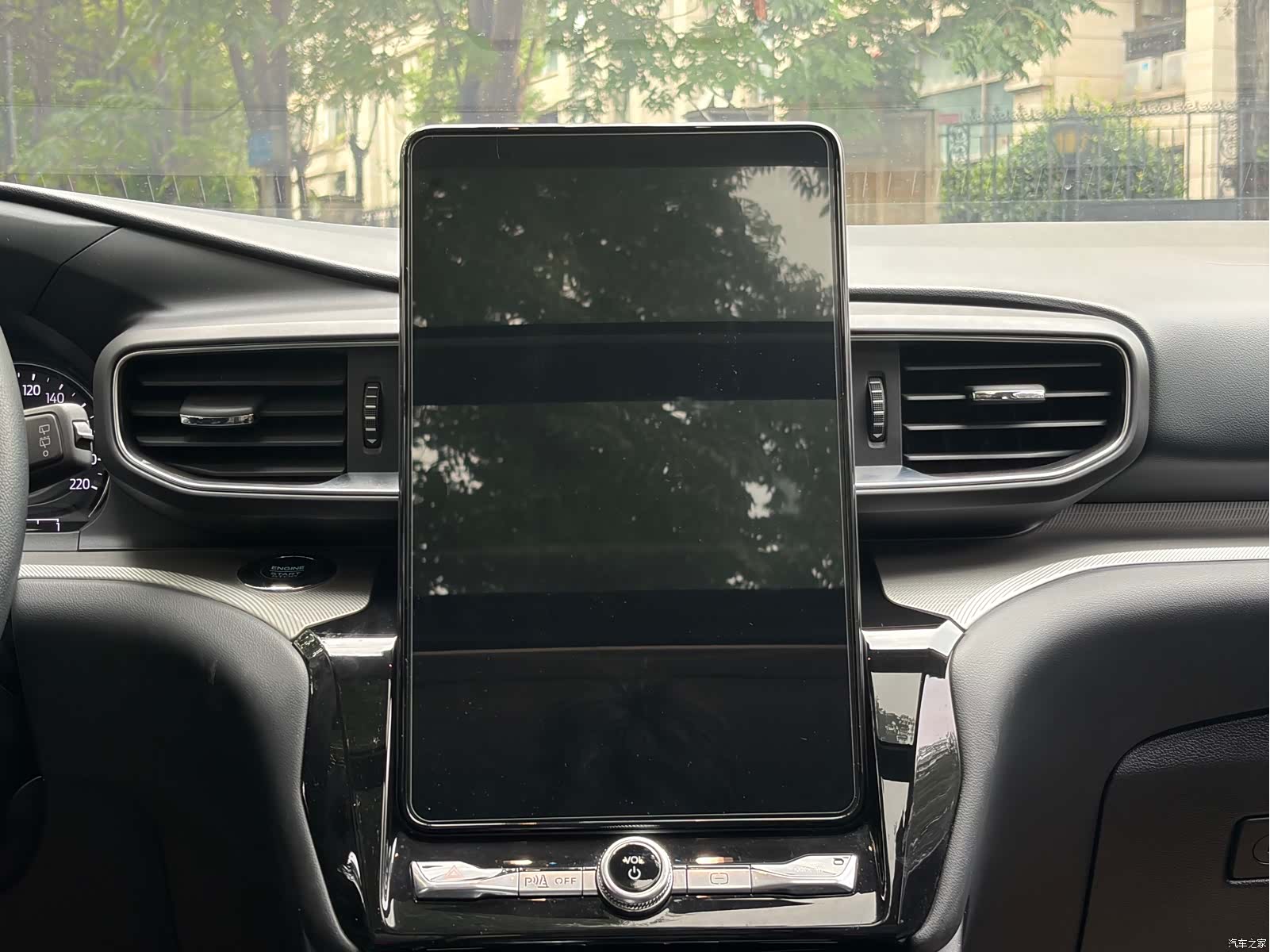Ford Explorer, 2022 25