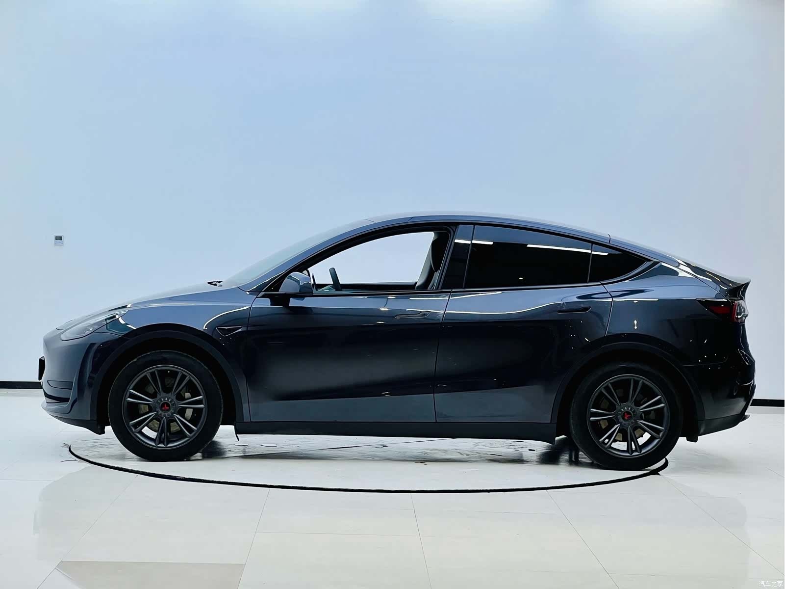 Tesla Model Y, 2024 9