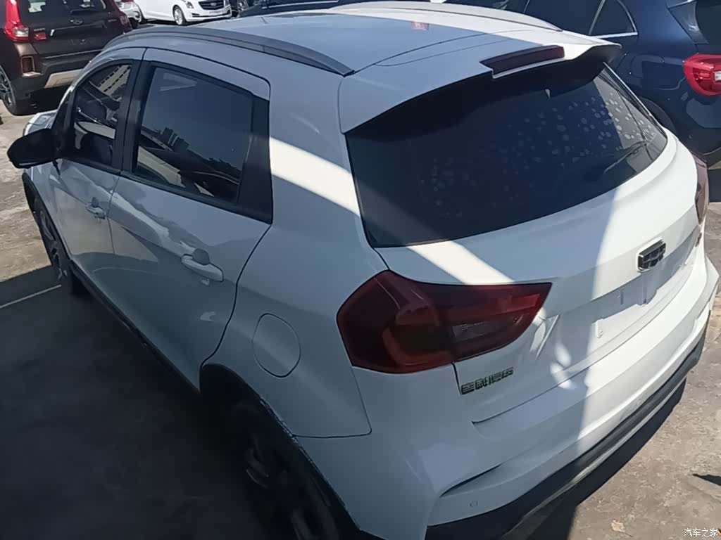 Geely X3, 2020 все фото