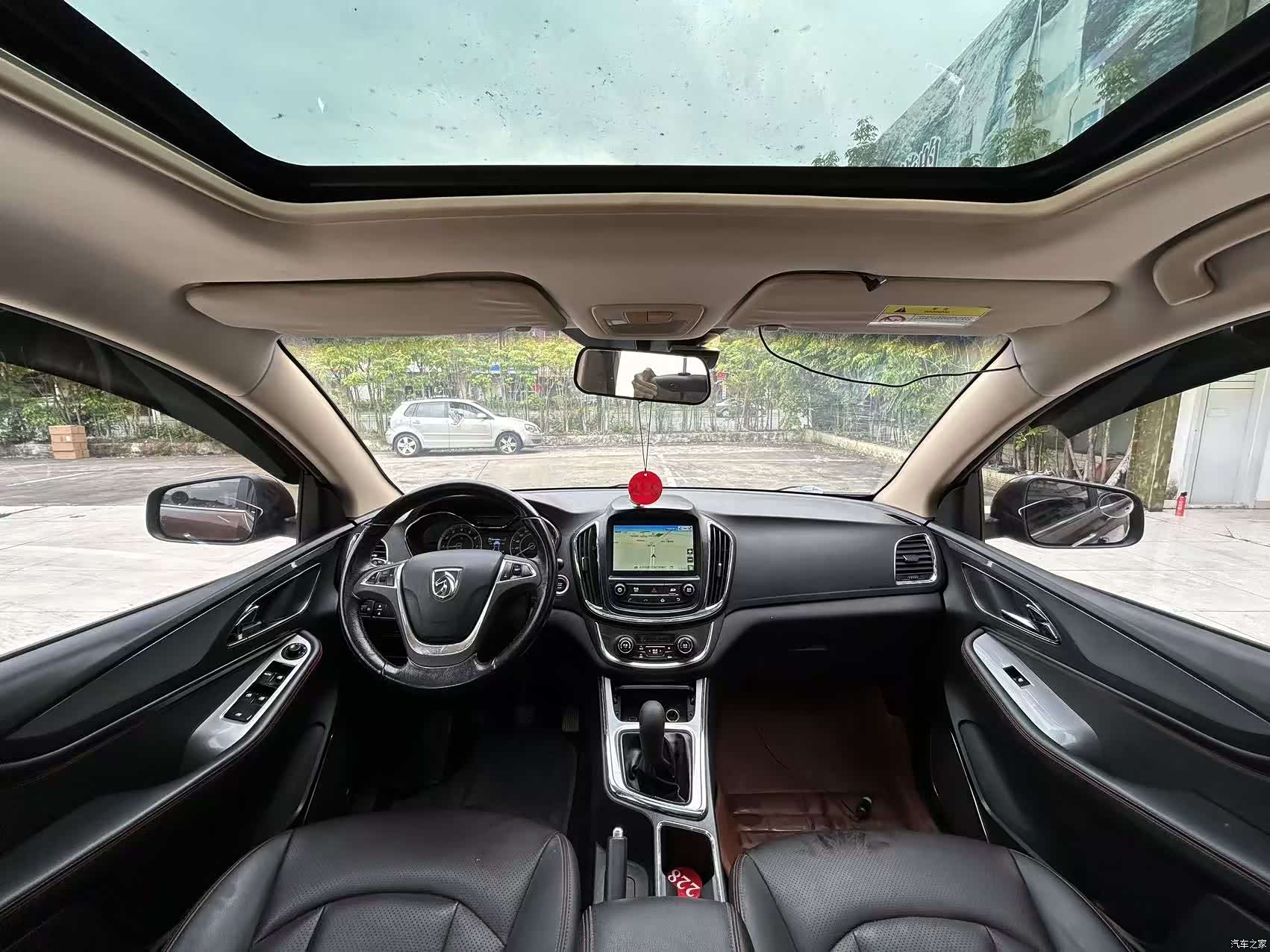 Wuling 560, 2016 6