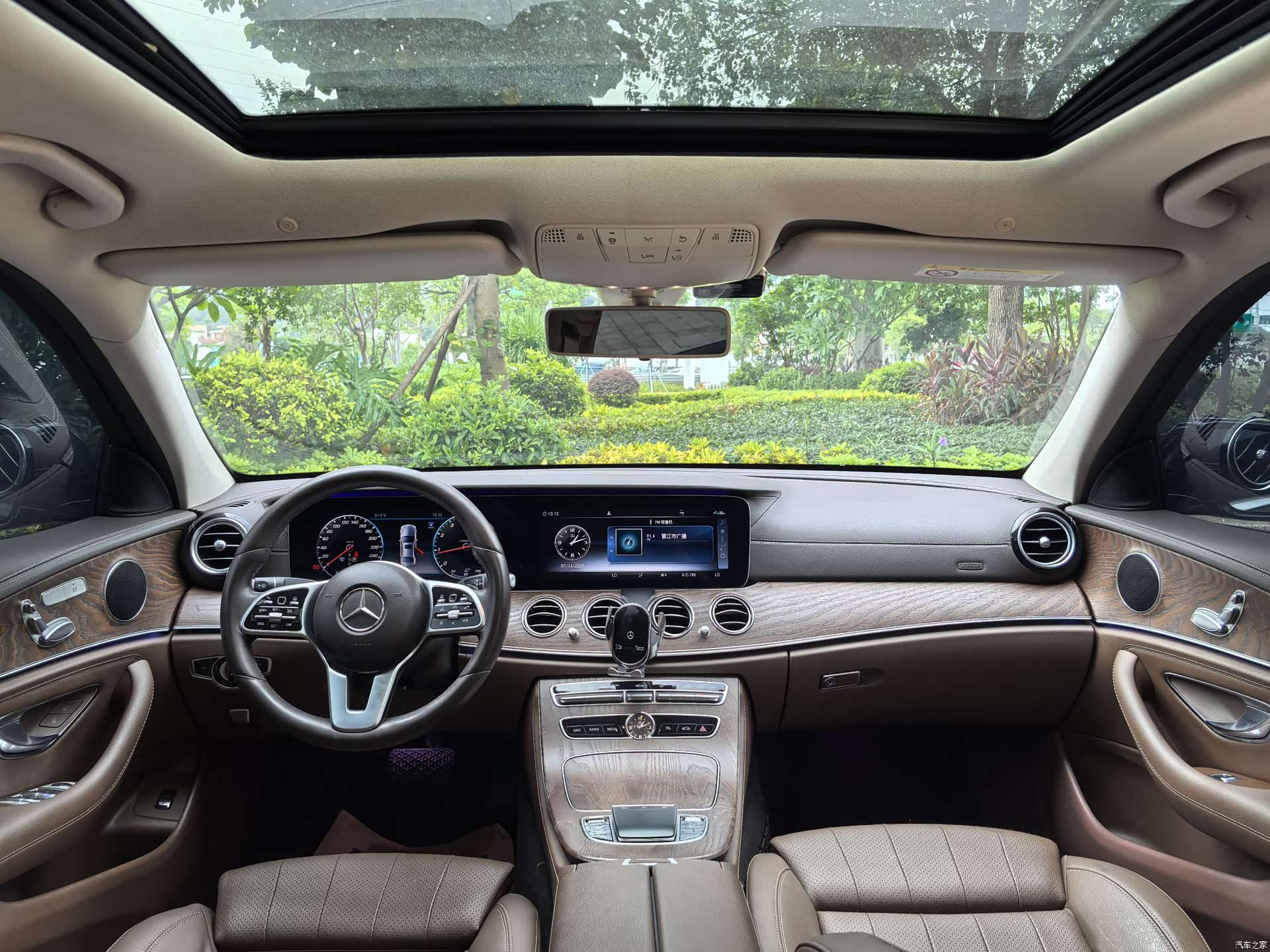 Mercedes-Benz E-Class, 2019 6