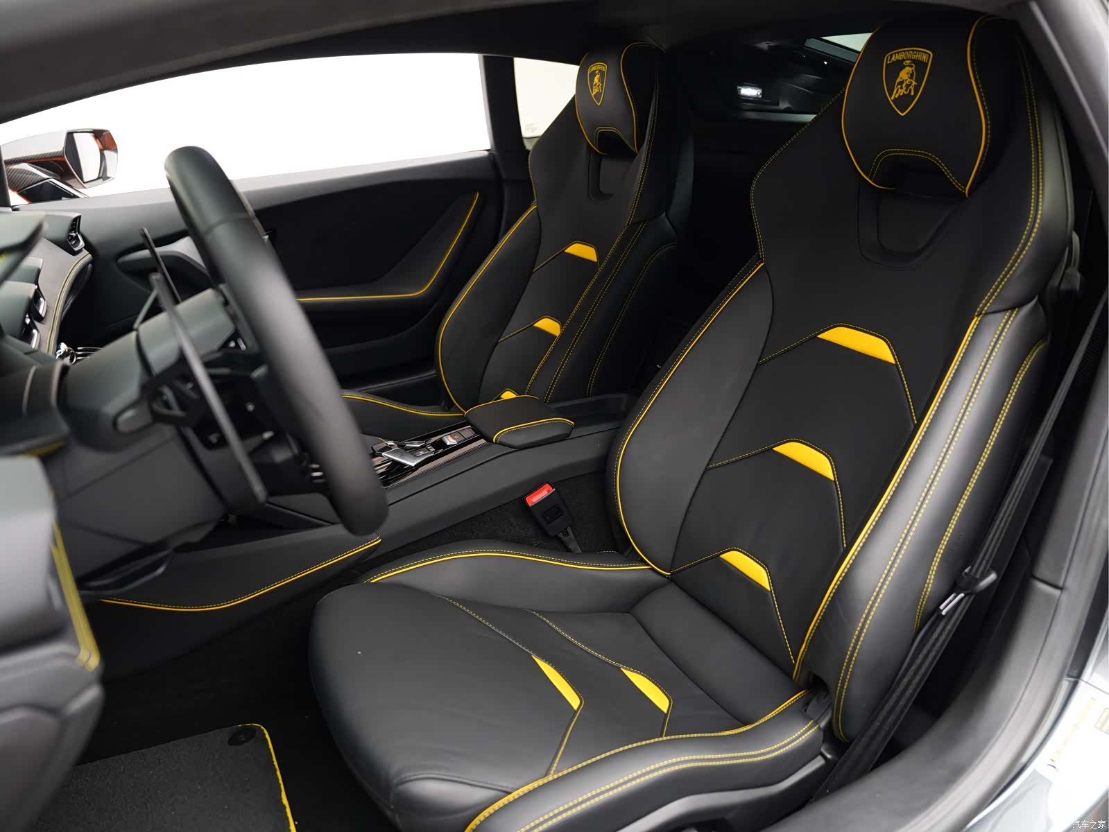 Lamborghini Huracán, 2023 10