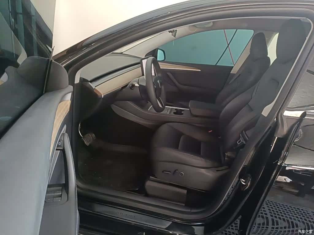 Tesla Model Y, 2022 16