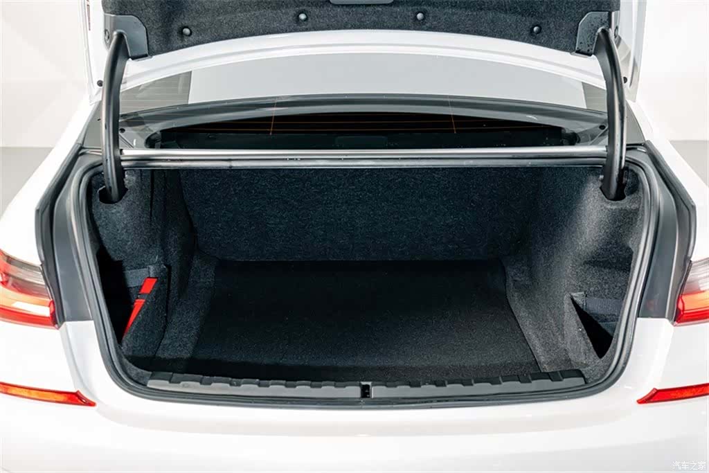 BMW 3 Series, 2021 22