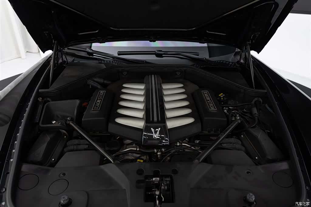 Rolls-Royce Black, 2019 21