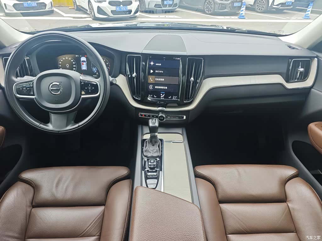 Volvo XC60, 2020 все фото
