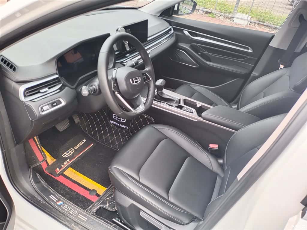 Geely Emgrand, 2022 4