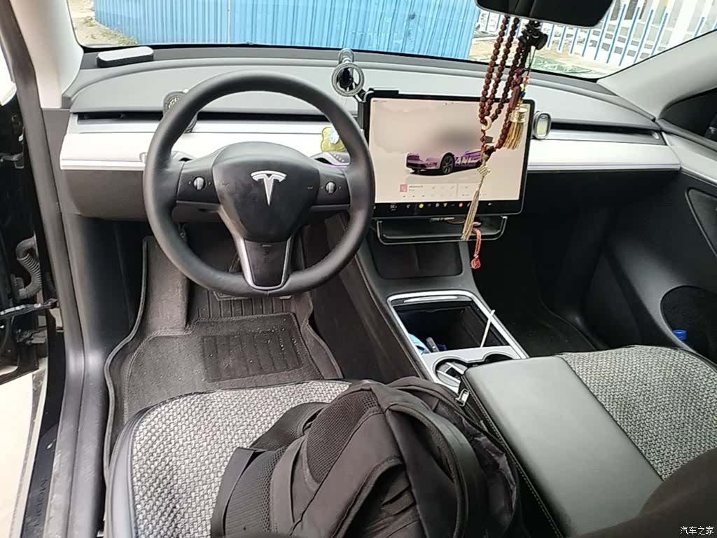 Tesla Model Y, 2024 10