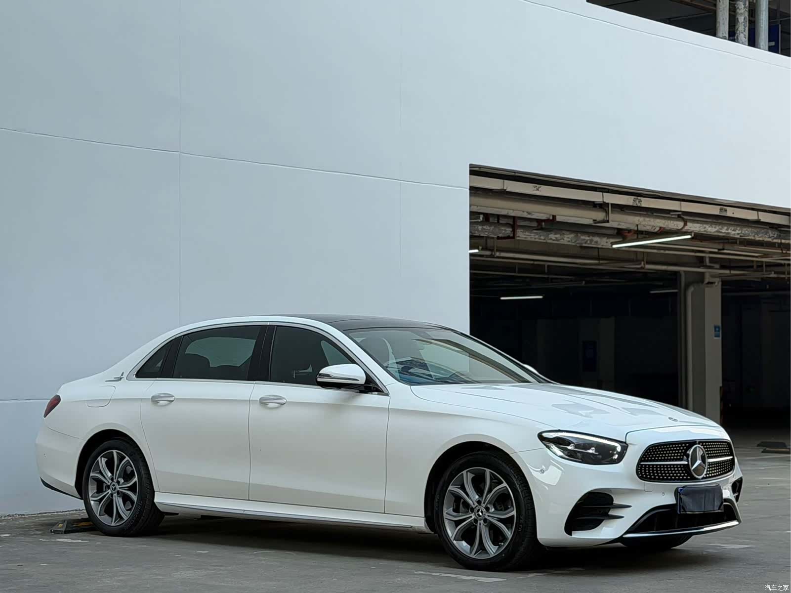 Mercedes-Benz E-Class, 2022 3