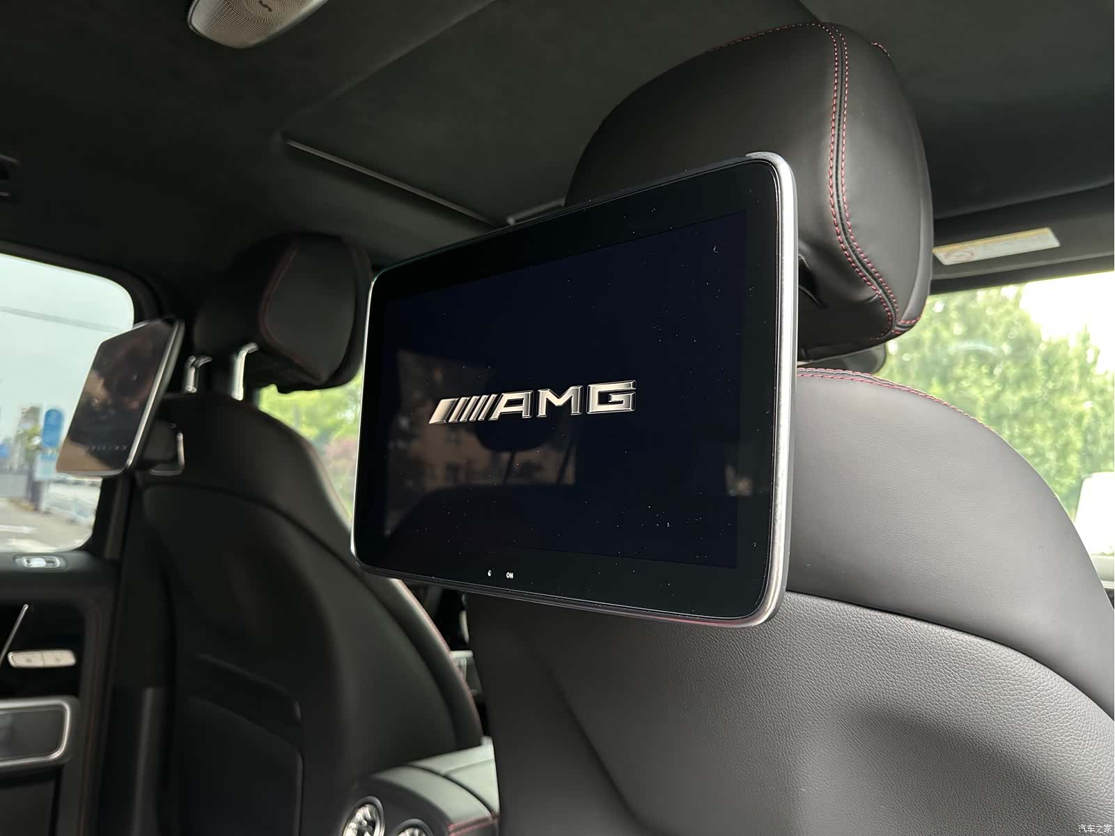 Mercedes-Benz G-Class, 2025 8