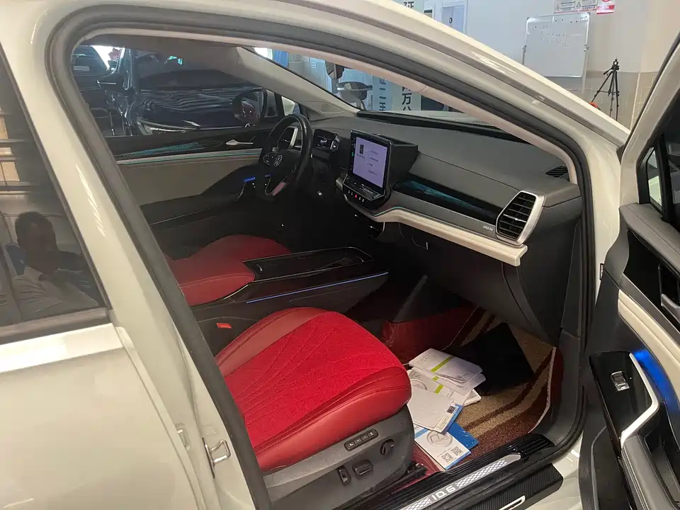 Volkswagen ID.6 CROZZ