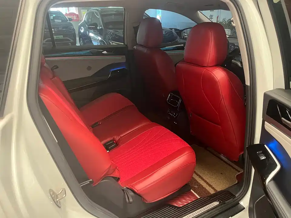 Volkswagen ID.6 CROZZ