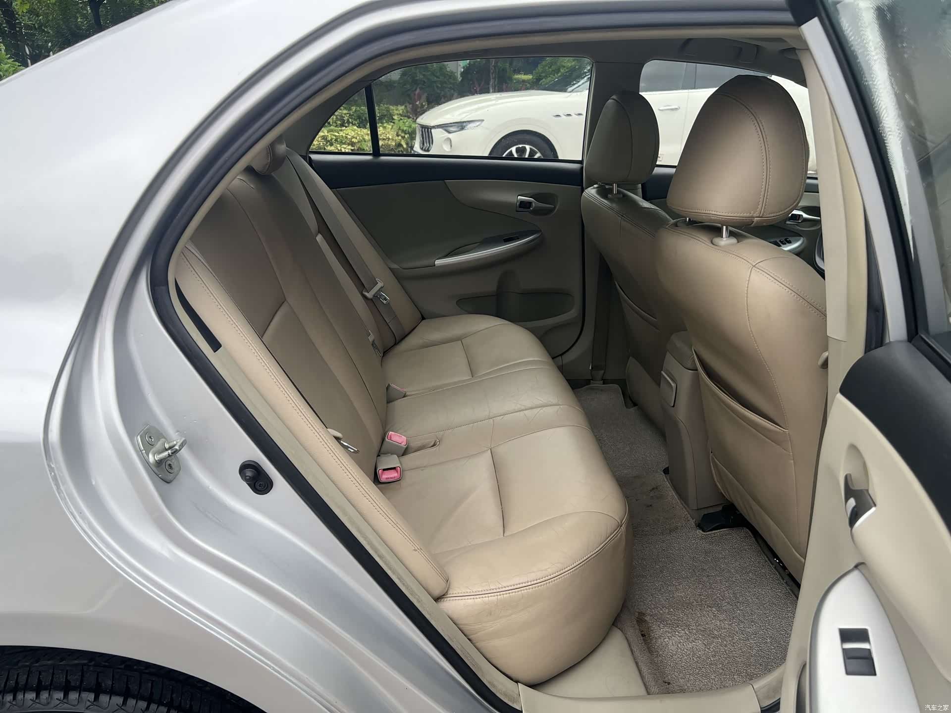 Toyota Corolla, 2010 11