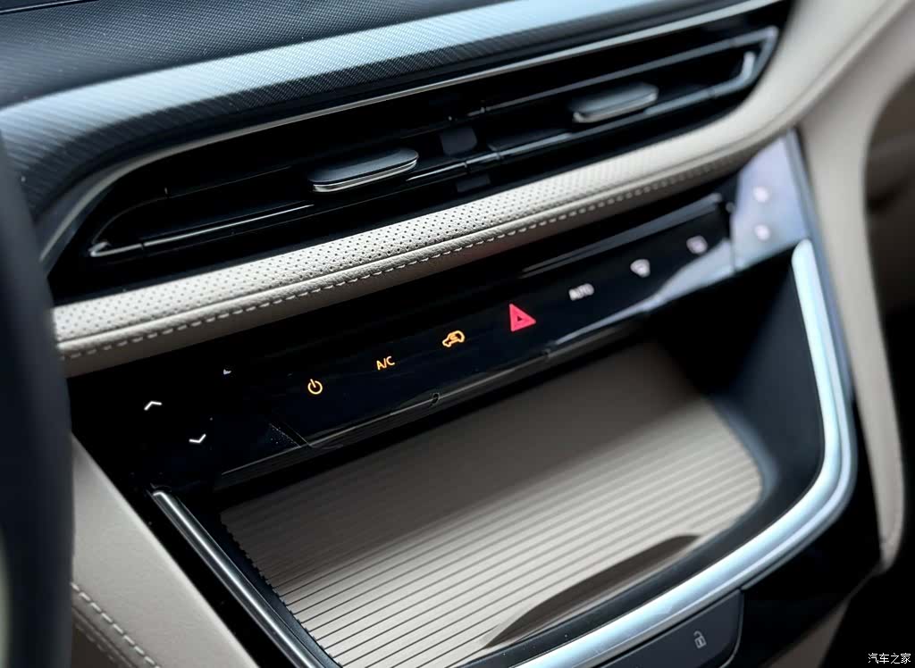 Buick GL8, 2025 7