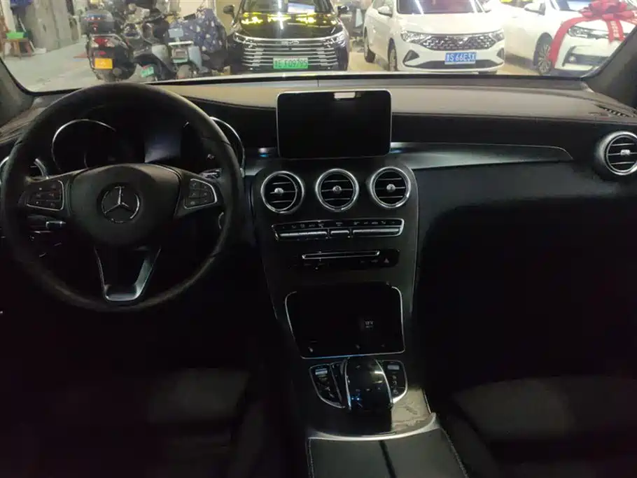 Mercedes-Benz GLC Mercedes-Benz GLC
