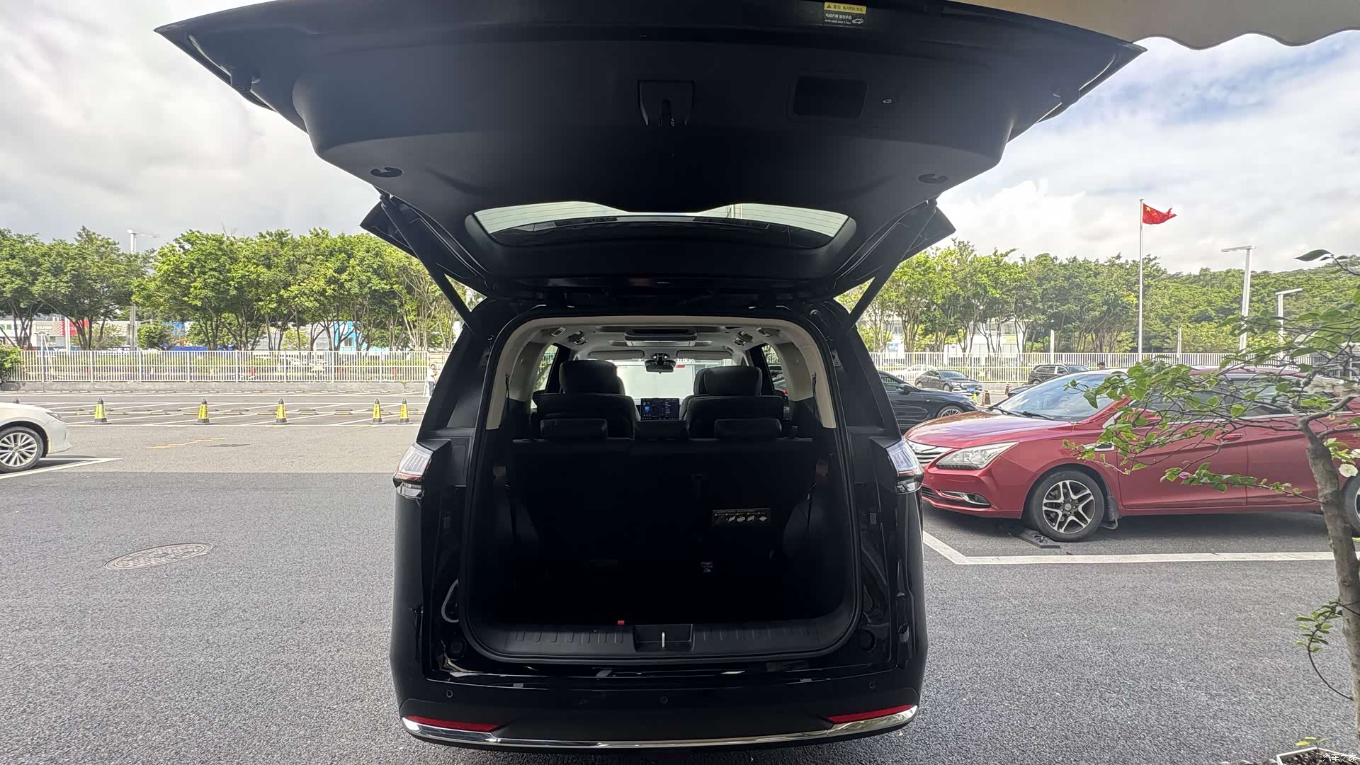 Trumpchi E8, 2024 26