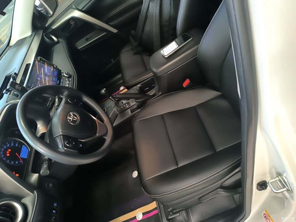 Toyota RAV4, 2017 15