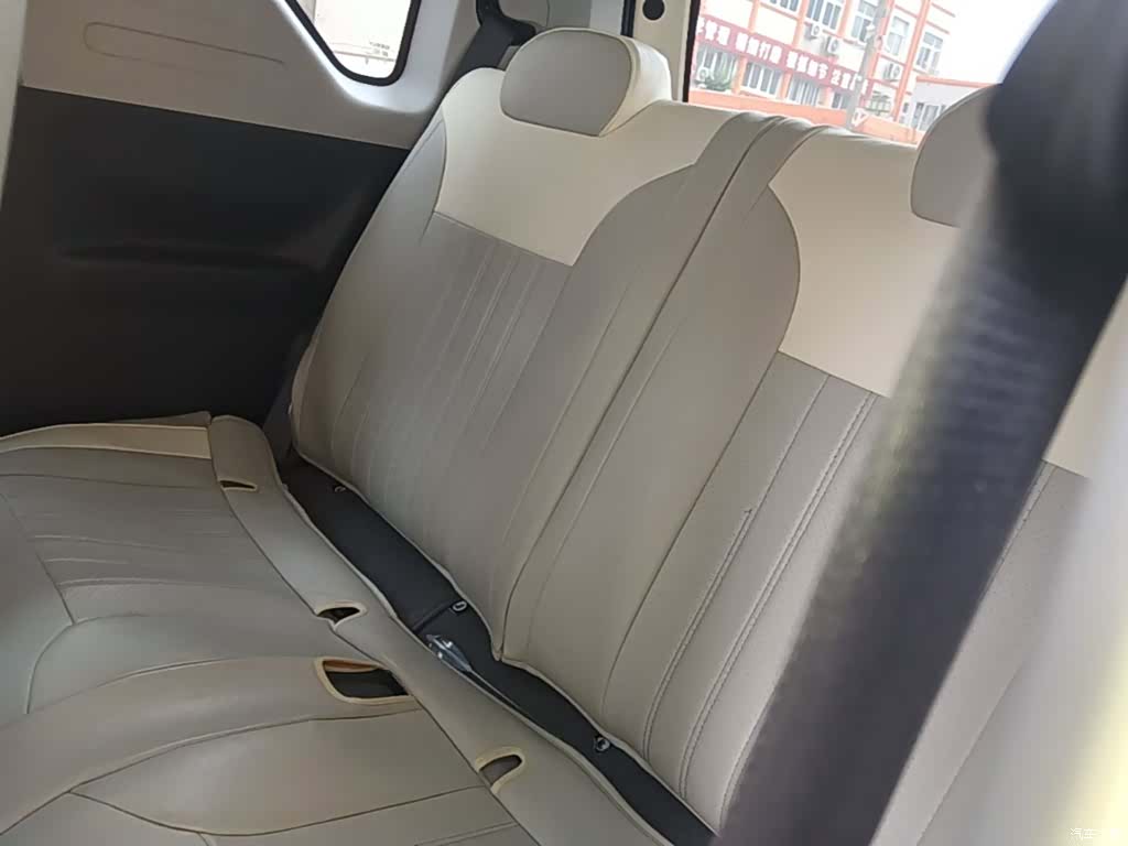 Geely Panda, 2025 17
