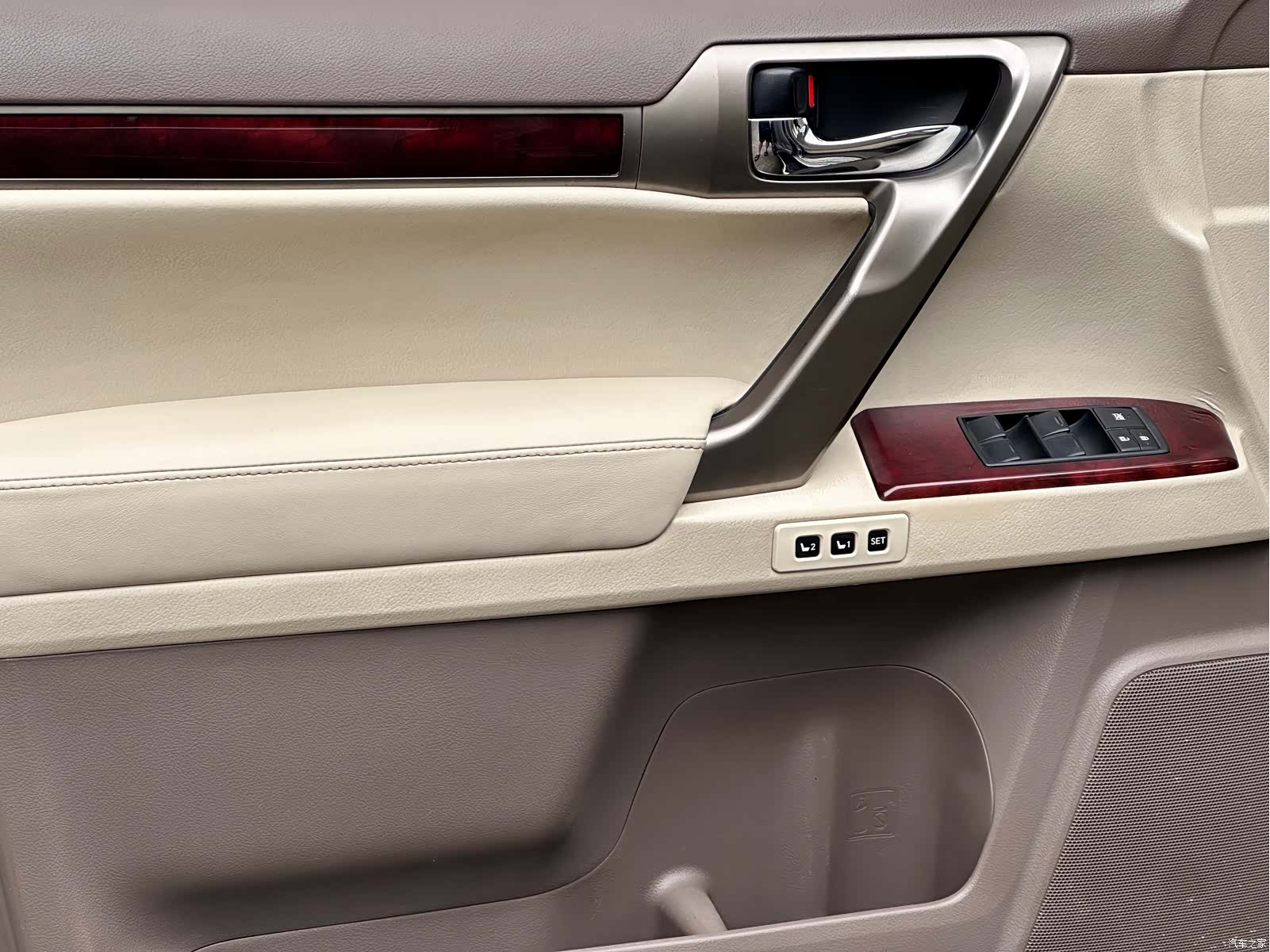 Lexus GX, 2011 8