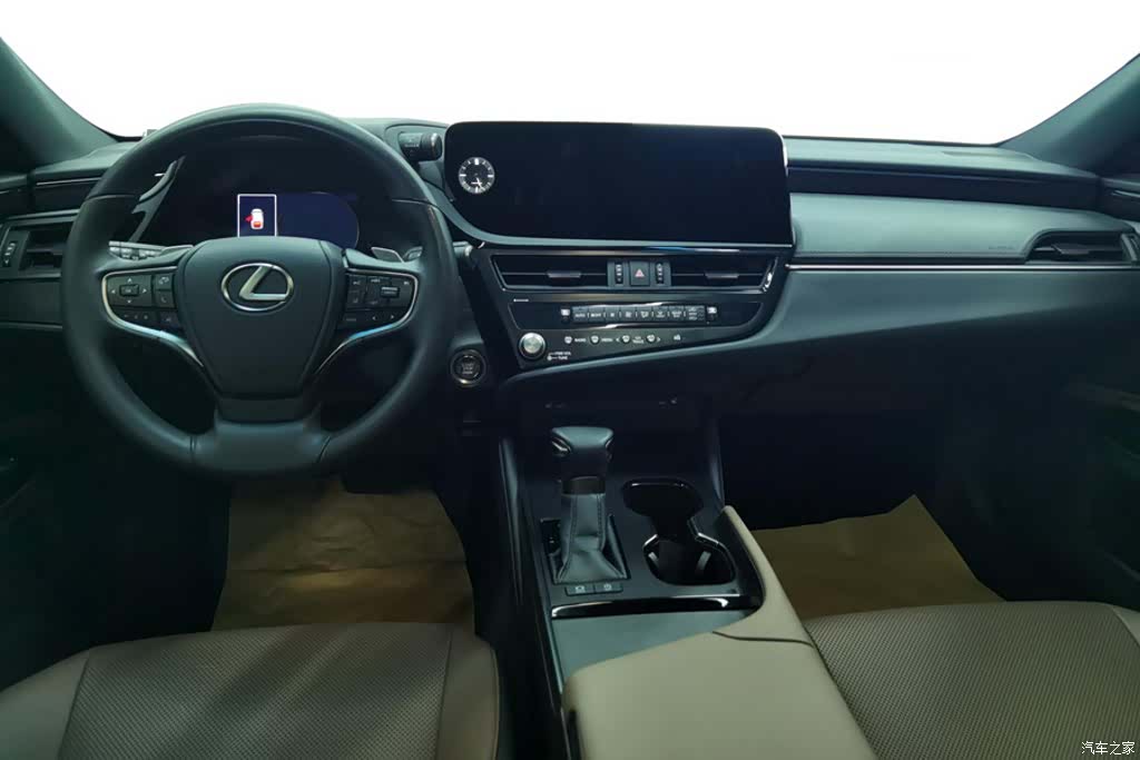 Lexus ES, 2023 12