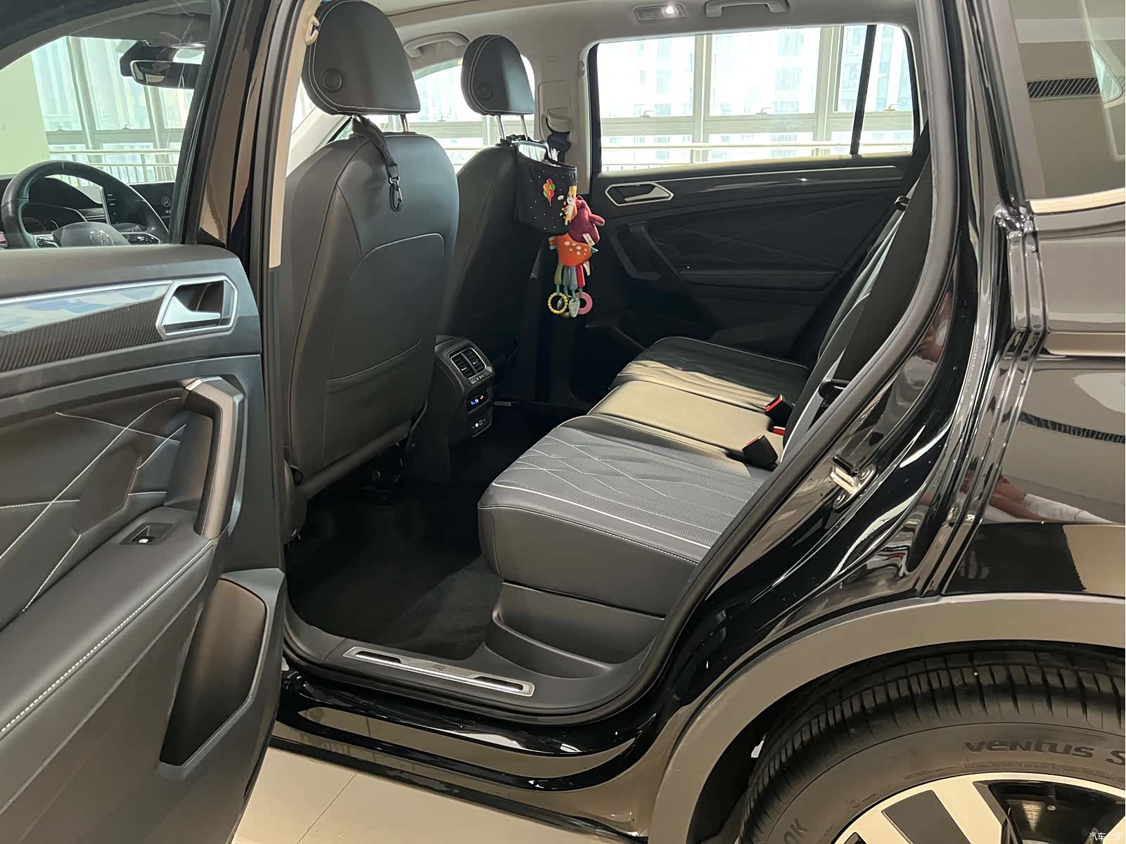 Volkswagen Tiguan L, 2021 16