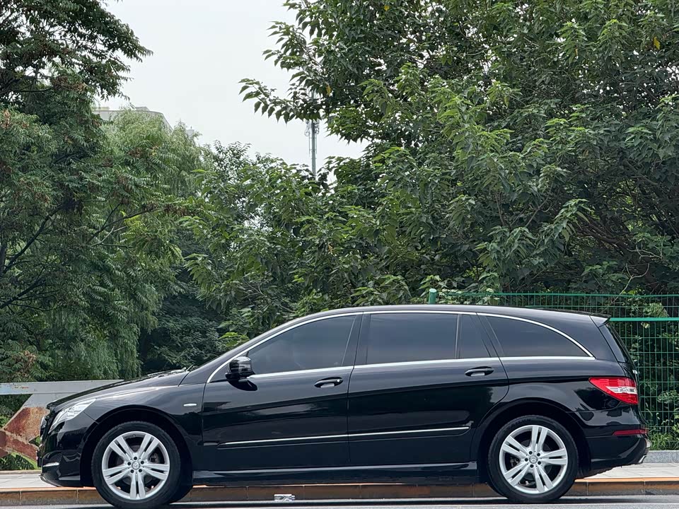Mercedes-Benz R-class