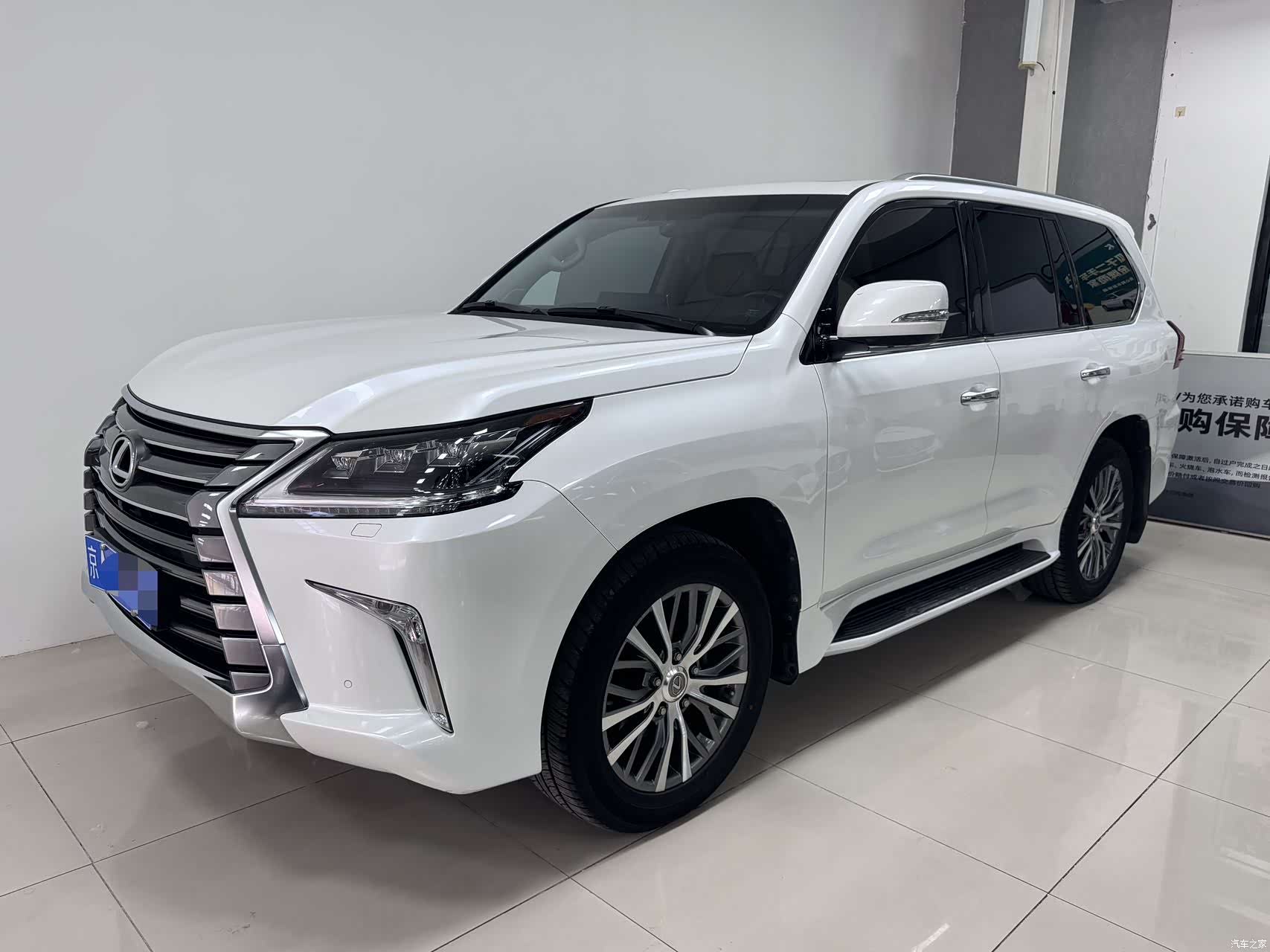 Lexus LX, 2019 1