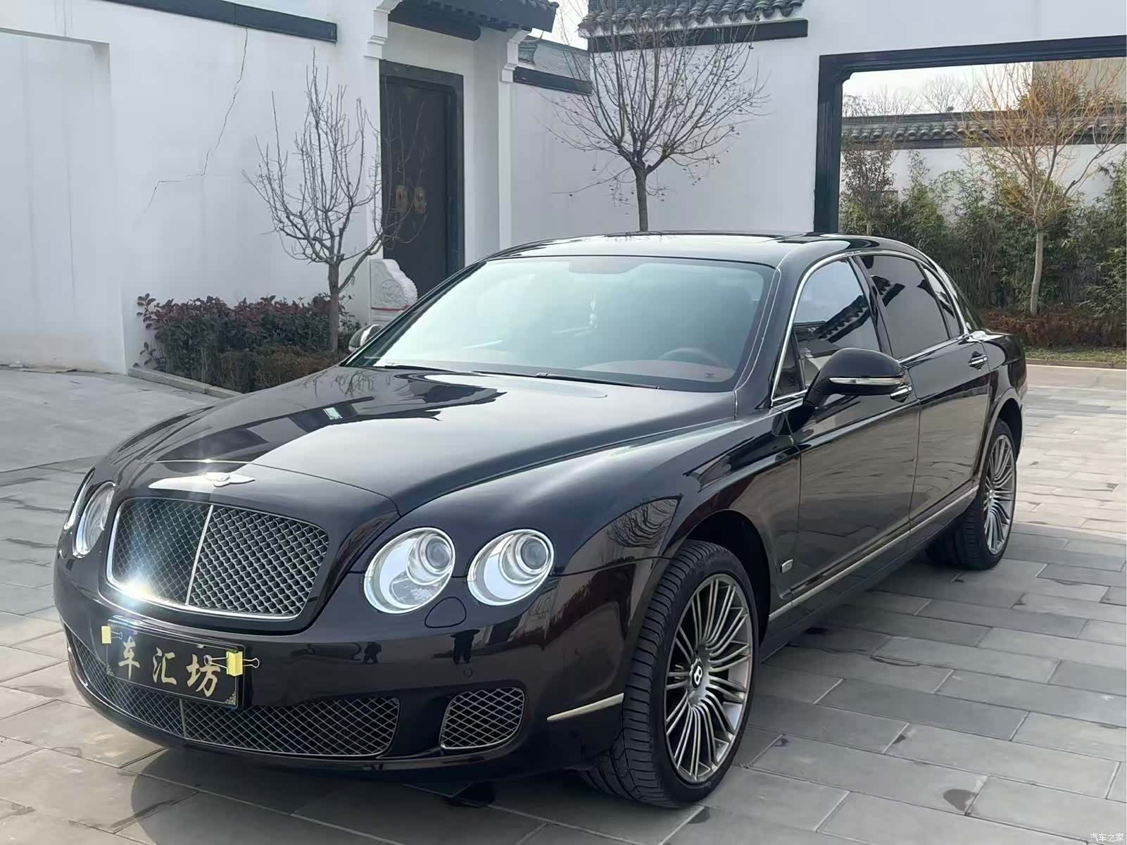 Bentley Flying Spur, 2011 1