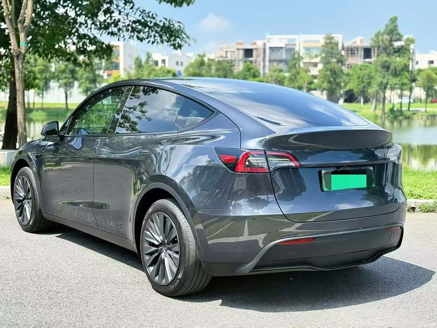 Tesla Model Y, 2024 3